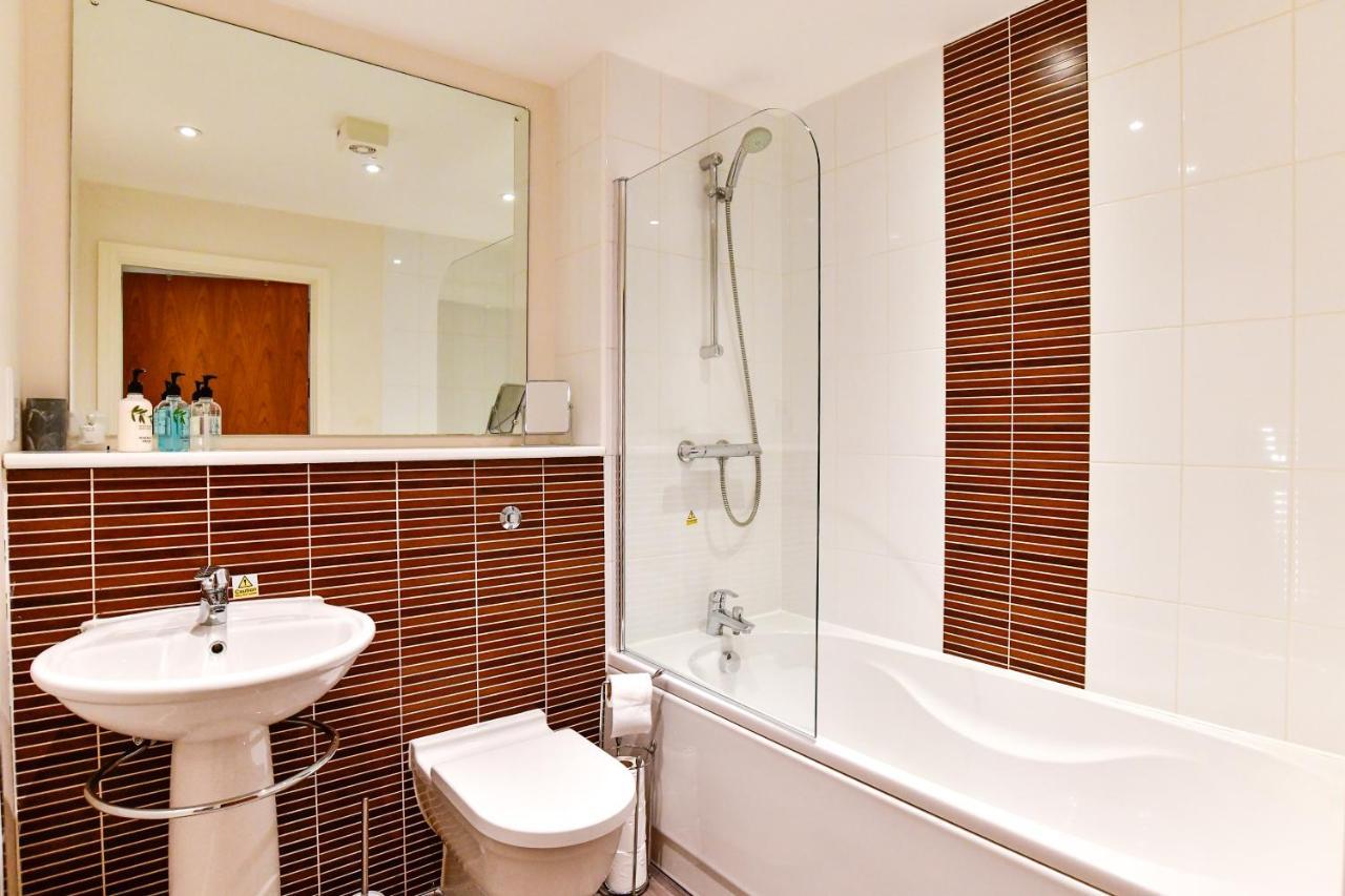 Meridian Quay Apartments, By Jsw Short Stay สวอนซี ภายนอก รูปภาพ