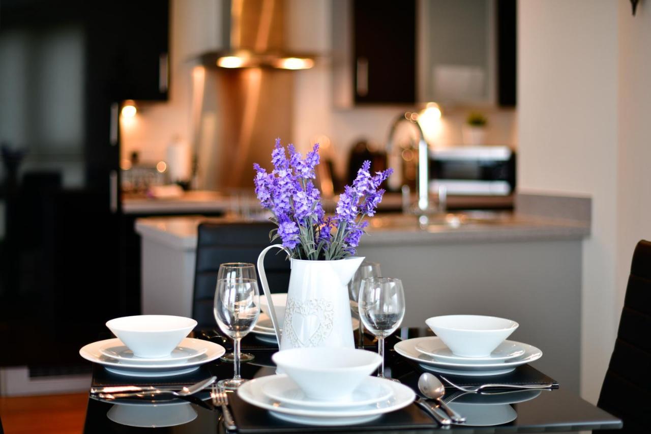 Meridian Quay Apartments, By Jsw Short Stay สวอนซี ภายนอก รูปภาพ